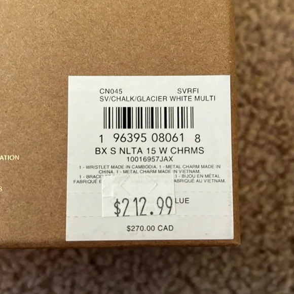 SALE Coach NWT Small Glacier White Wristlet Gift Set with Charms - Picture 9 of 9